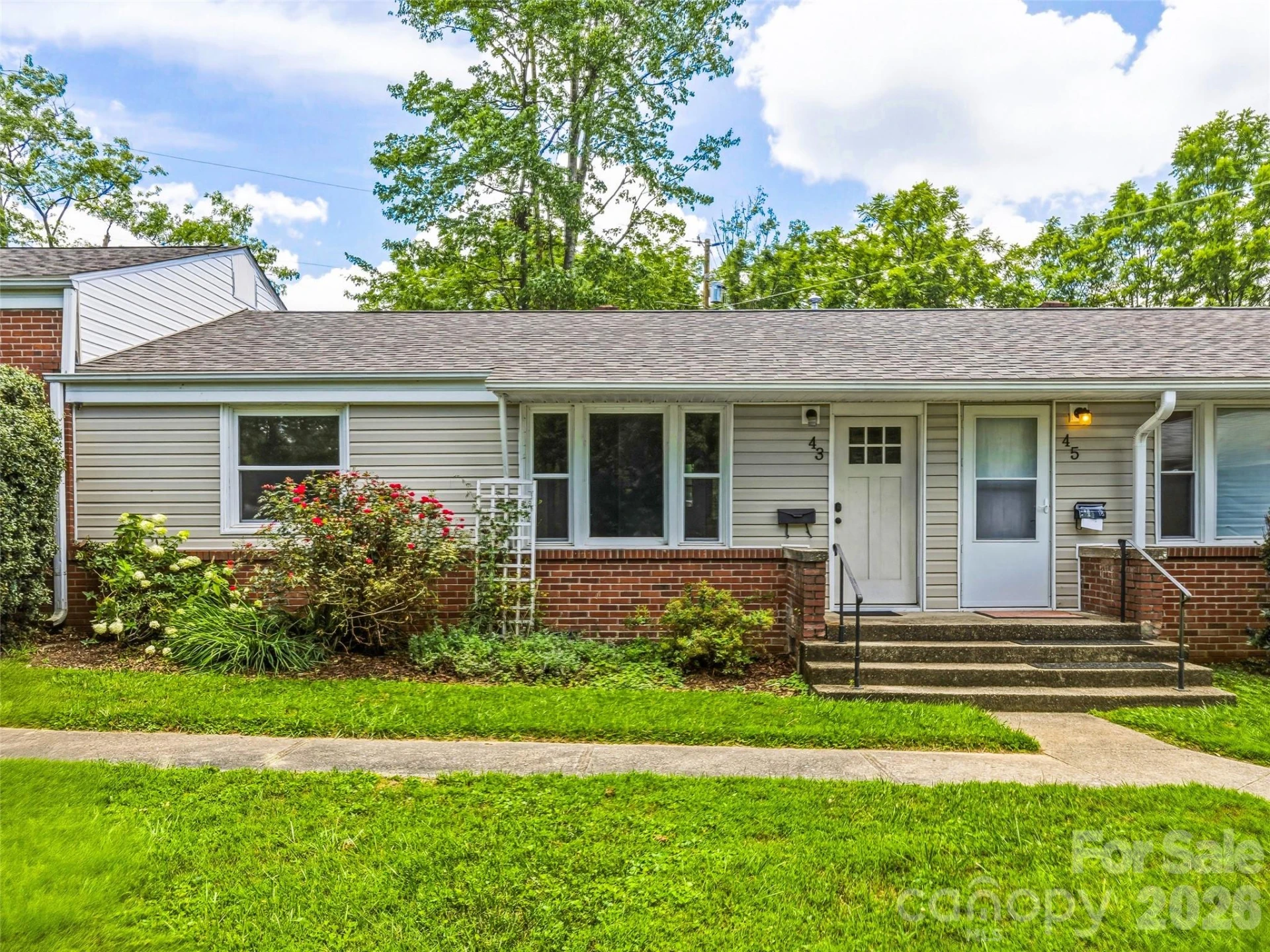43 Trowbridge Lane - Photo 2