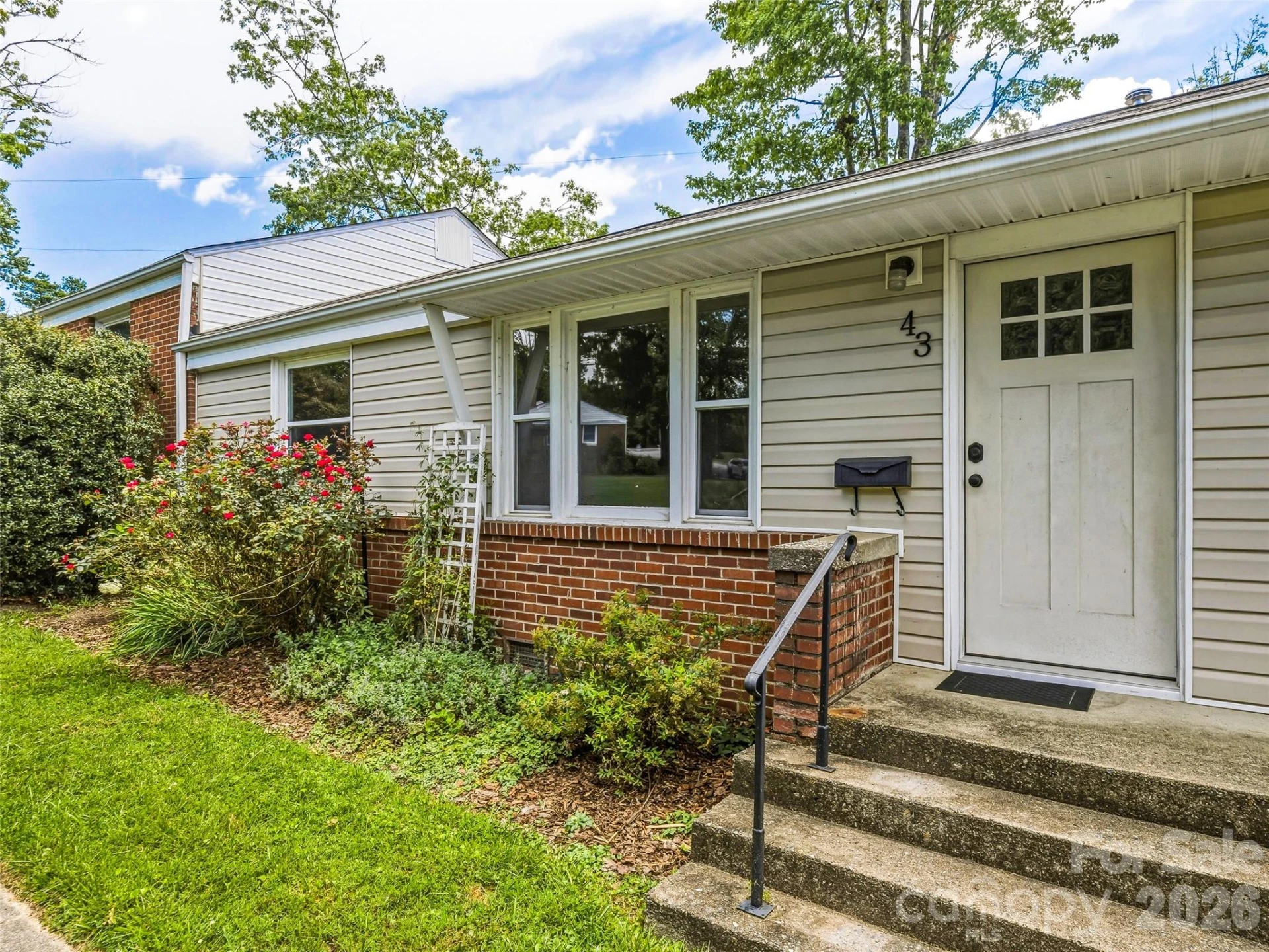 43 Trowbridge Lane - Photo 3