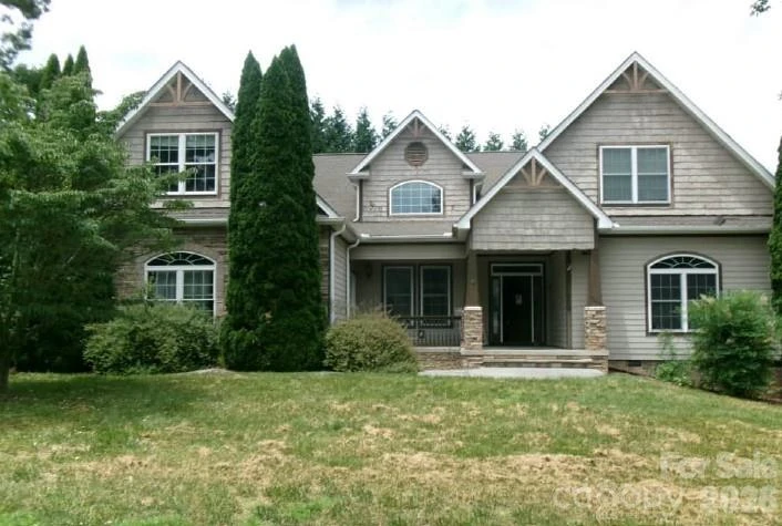 4 Sterling Oaks Drive