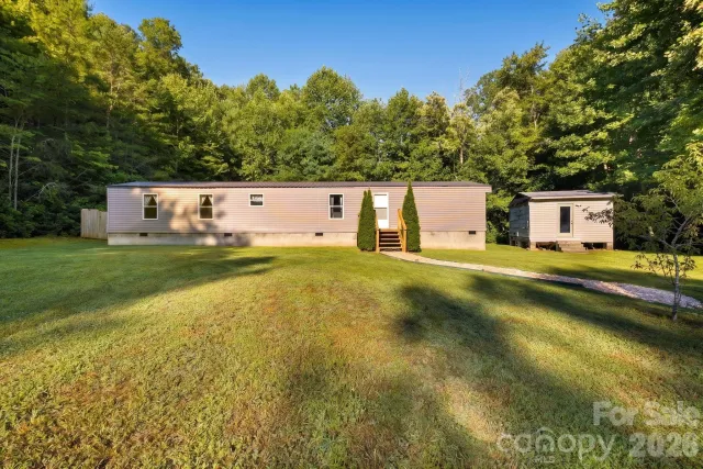 125 Ice Hollow Road, Zirconia, NC