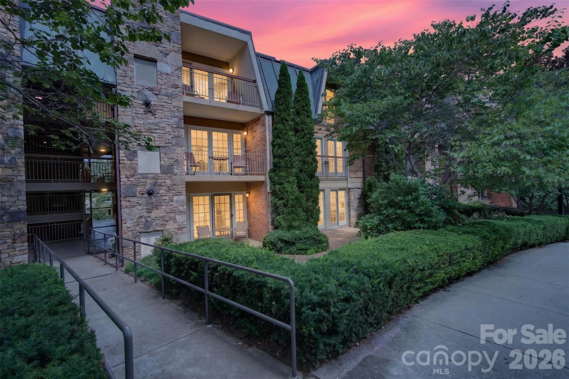 325 Bowling Park Road - Photo 2