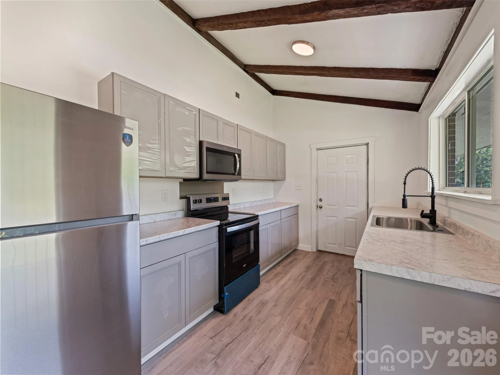 70 Levi Street - Photo 6