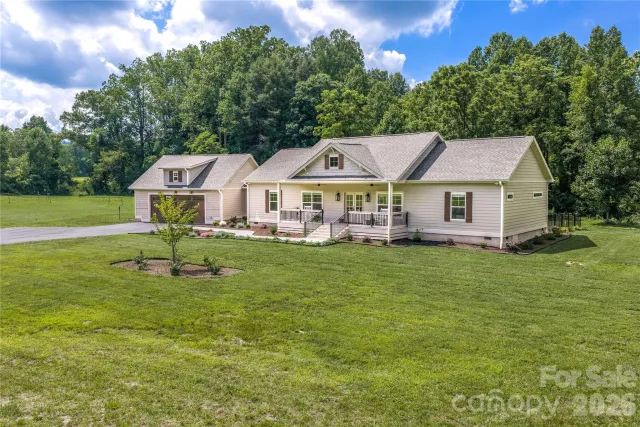 90 Saddle Club Lane, Hendersonville, NC, 28739