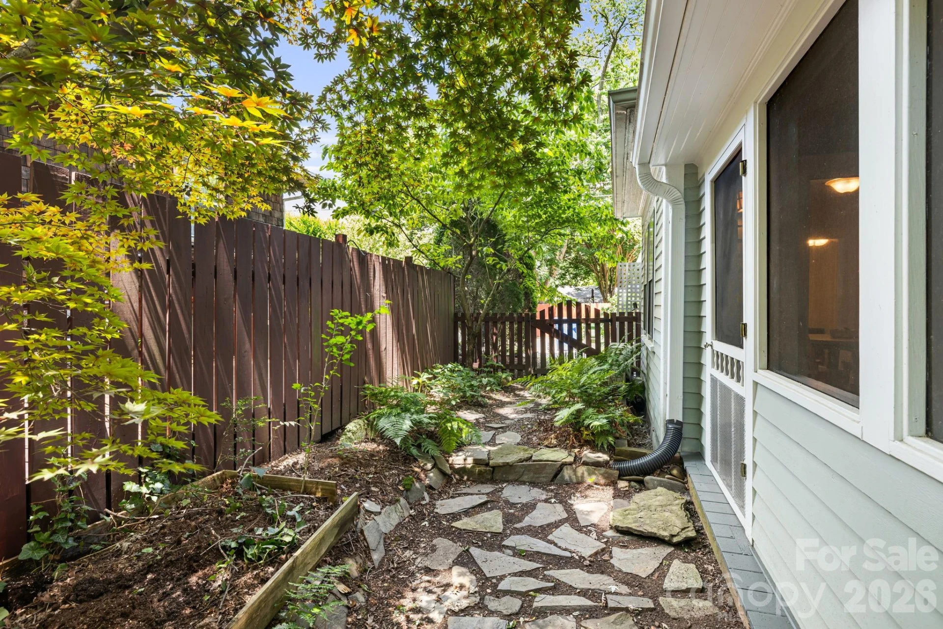 28 Woodlawn Avenue - Photo 43