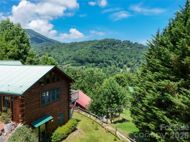 16 Hiawatha Drive, Maggie Valley, NC, 28751