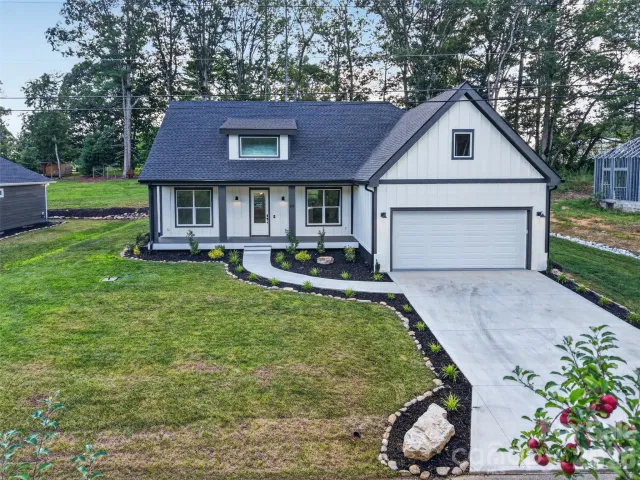 68 Point Hope Lane, Hendersonville, NC, 28792