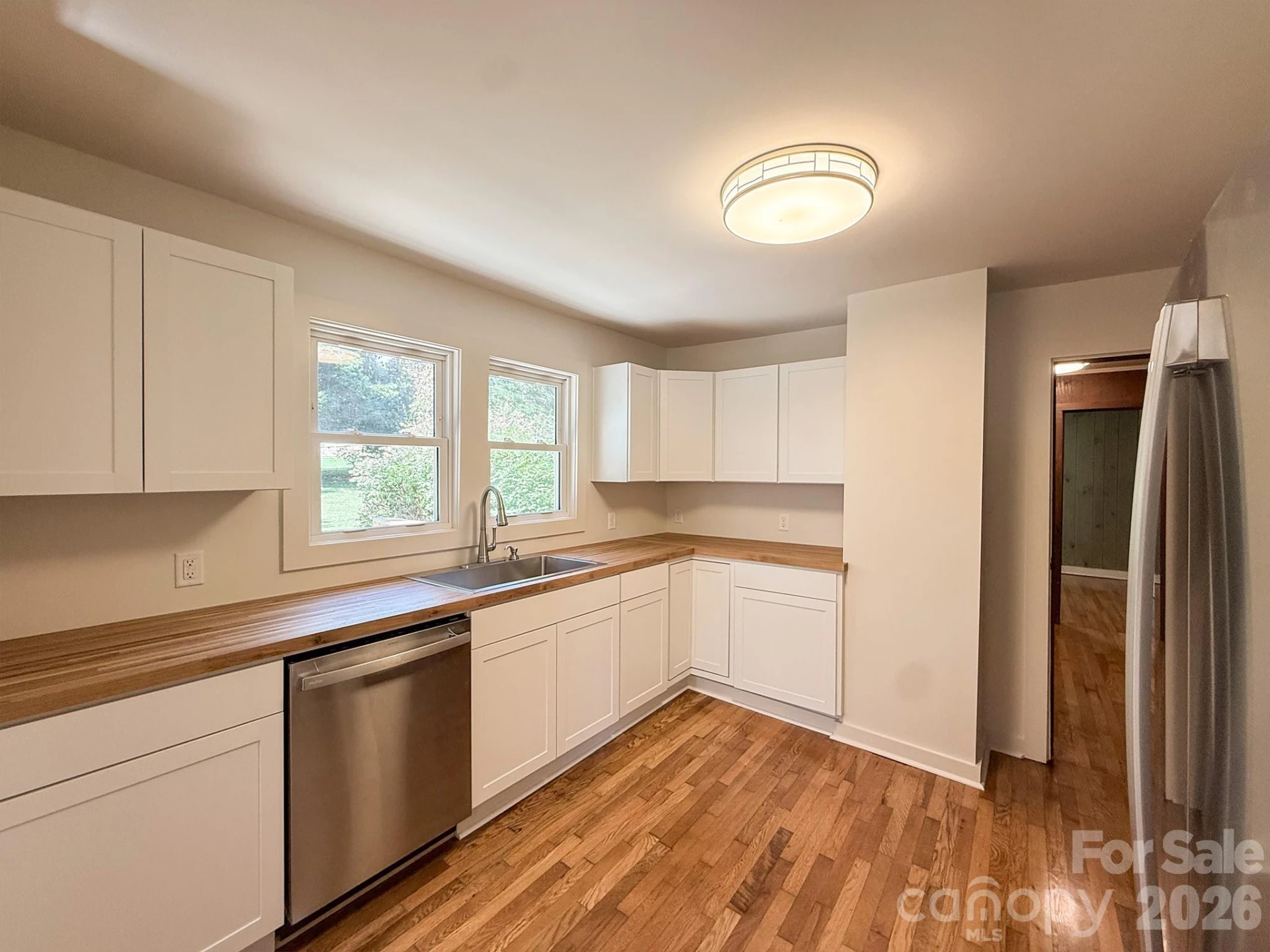 331 Probart Street - Photo 6