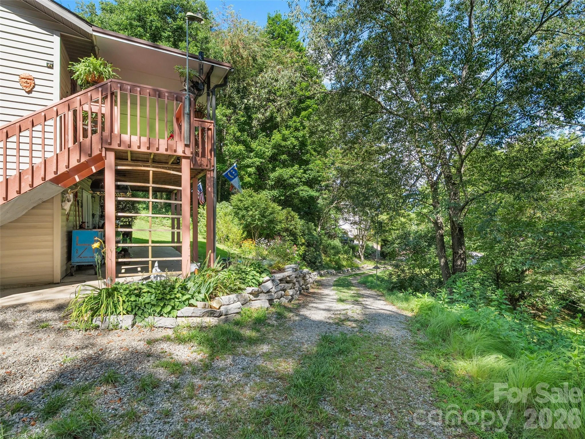 462 Farley Street - Photo 3