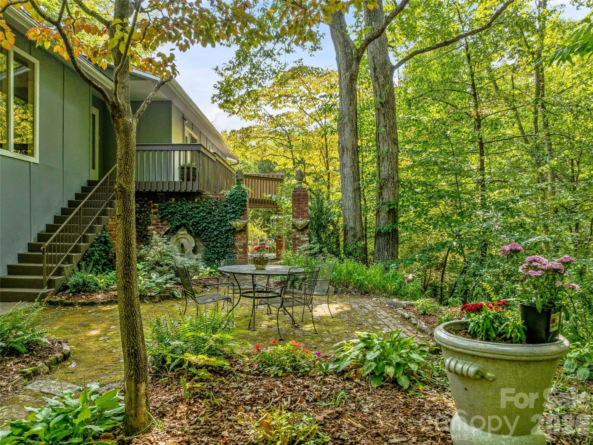 5 Hillcrest Road E - Photo 47