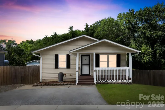51 Kay Thomas Drive, Hendersonville, NC, 28792