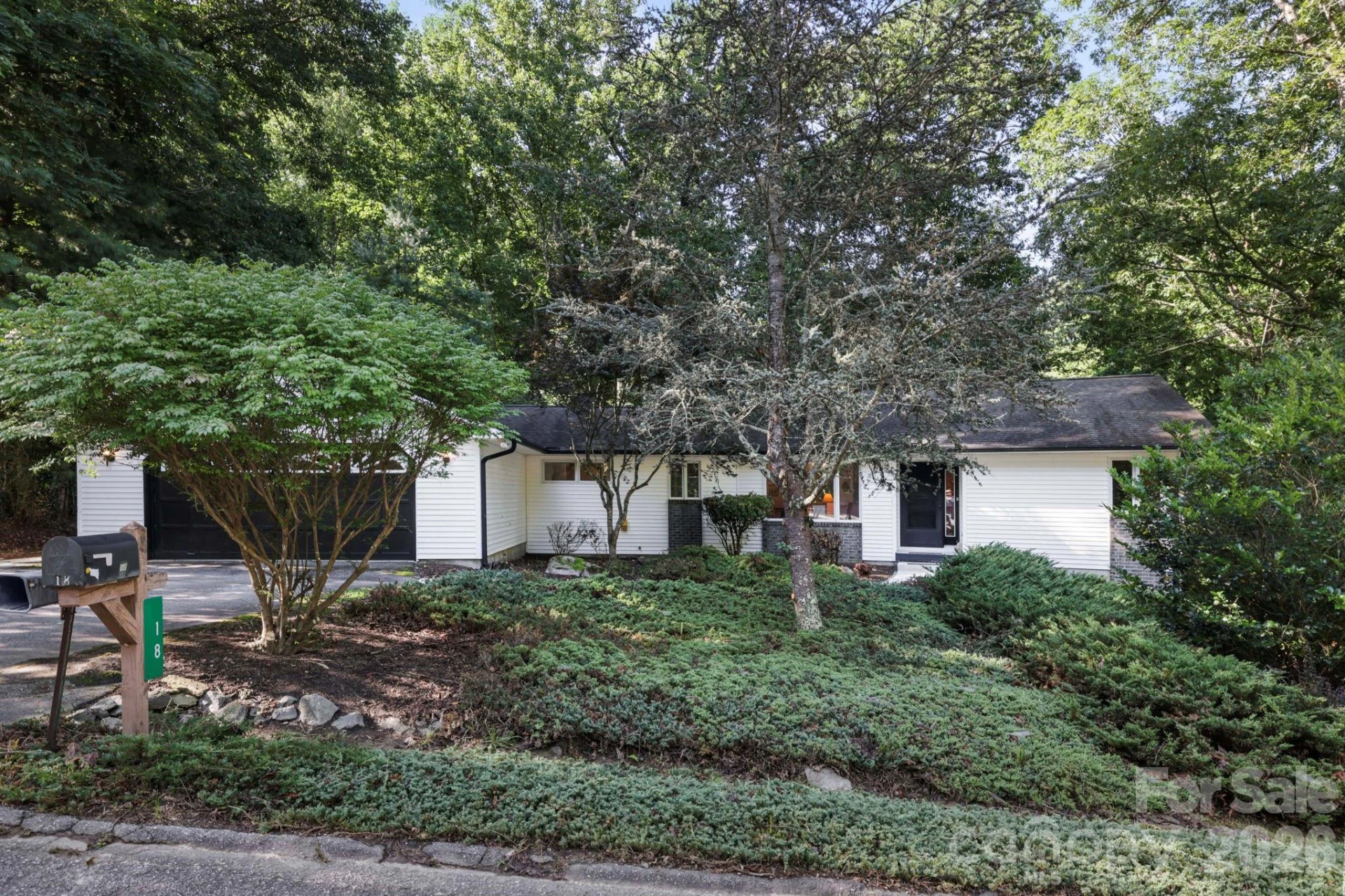 18 E Rosewood Trail - Photo 2