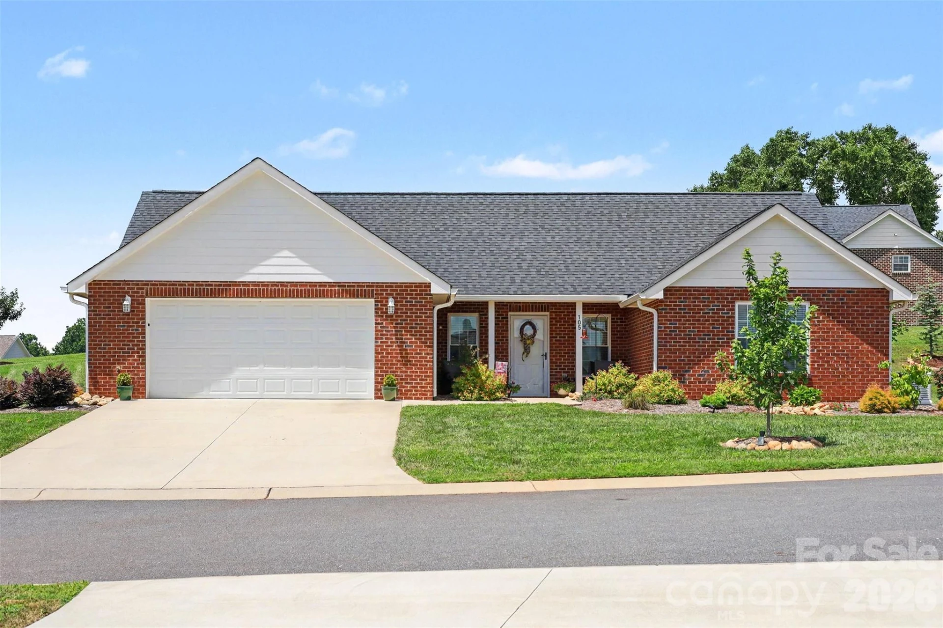105 Kingston Place - Photo 3