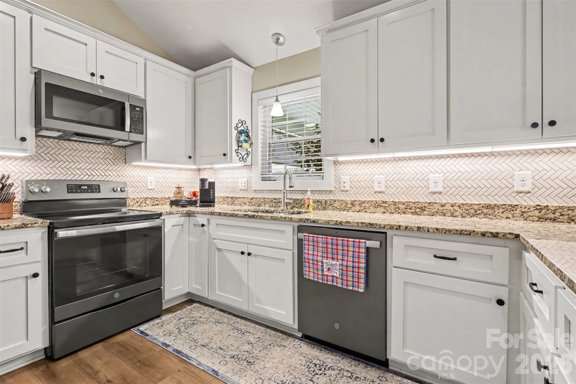 105 Kingston Place - Photo 8