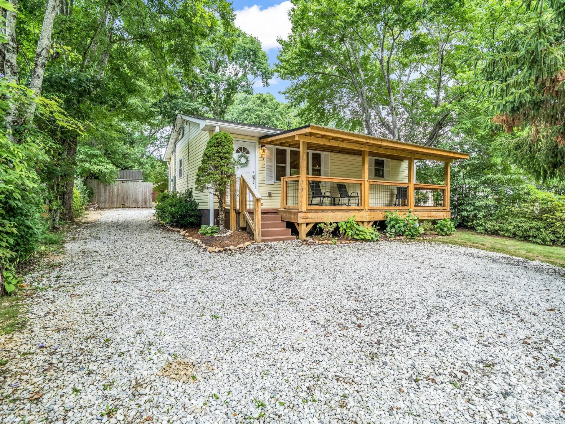 407 Hiawassee Avenue - Photo 3