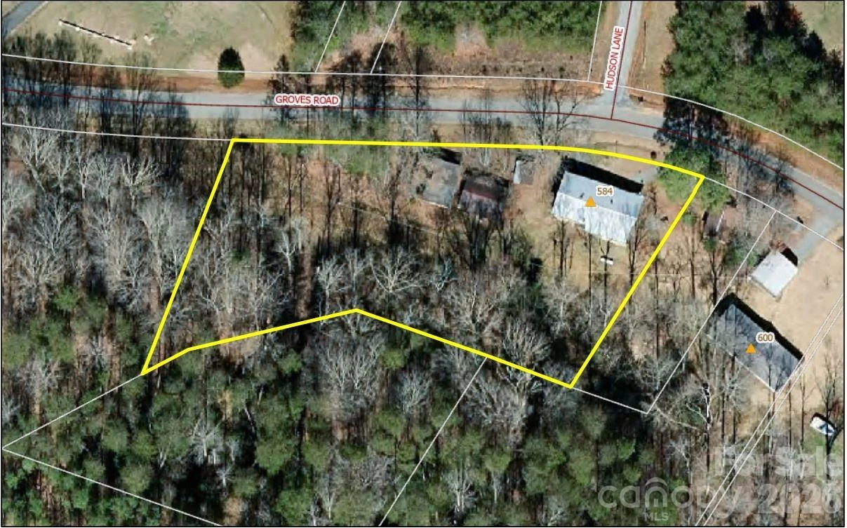 584 Groves Road - Photo 4