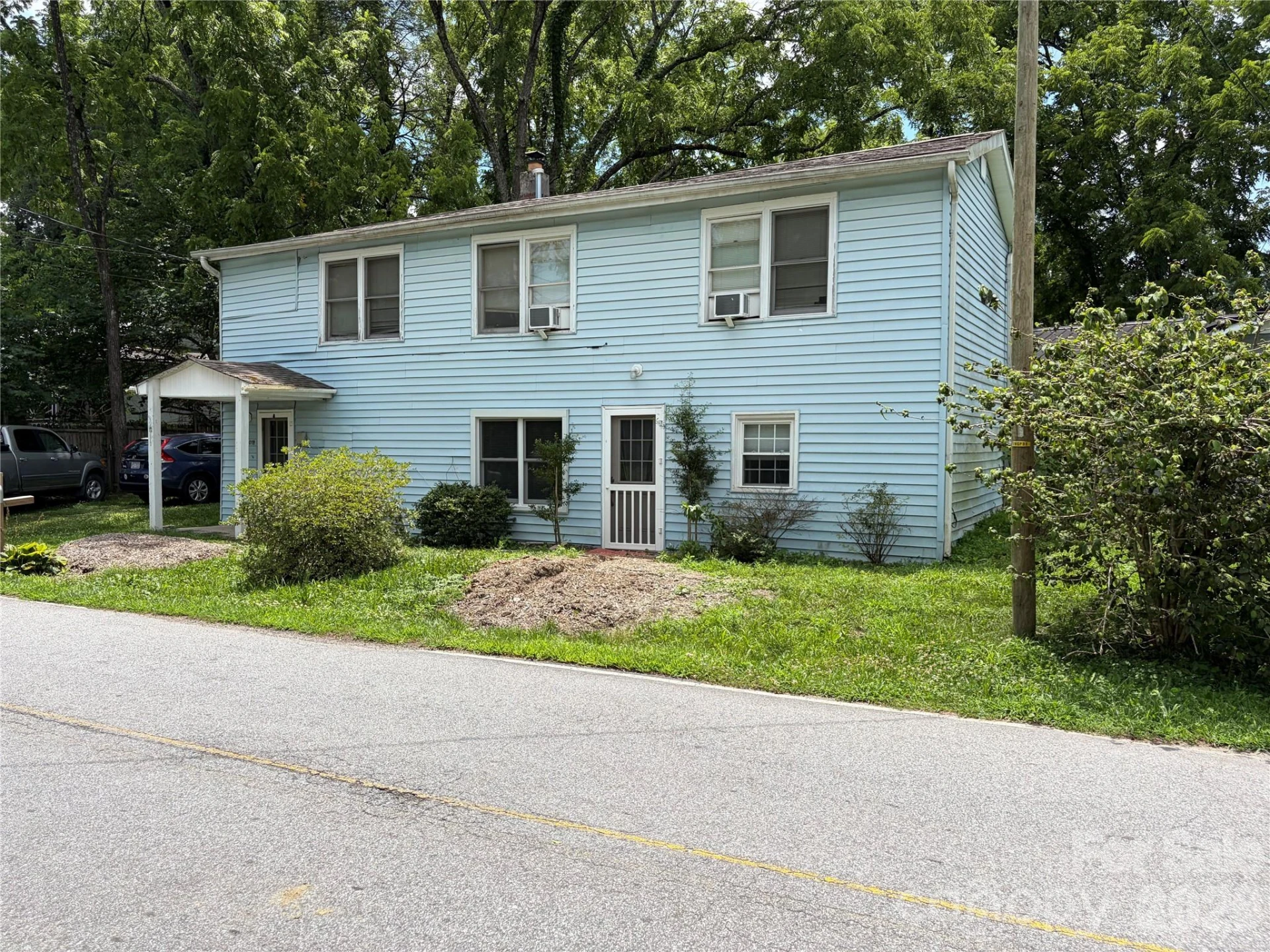 401 N Lakeside Drive - Photo 2