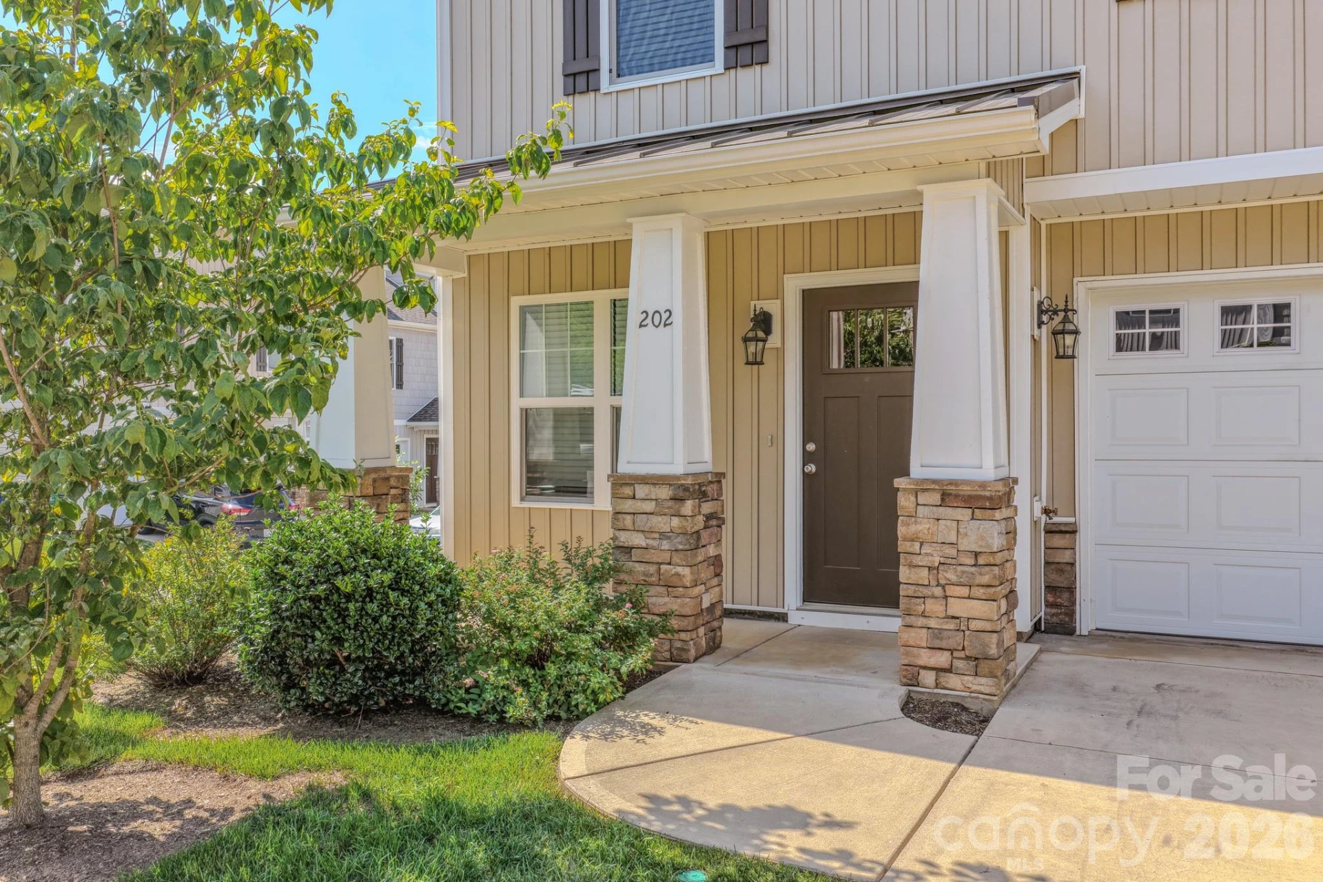 202 Stoney Point Way - Photo 2