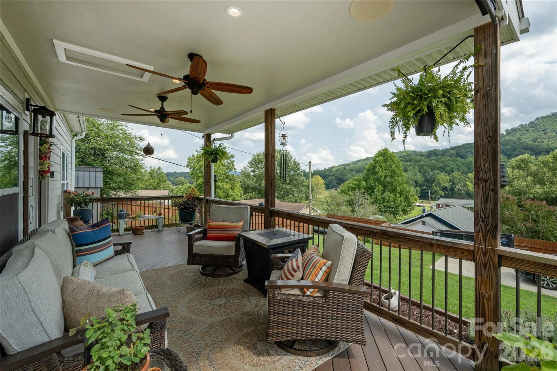 8 Blaines Way - Photo 3
