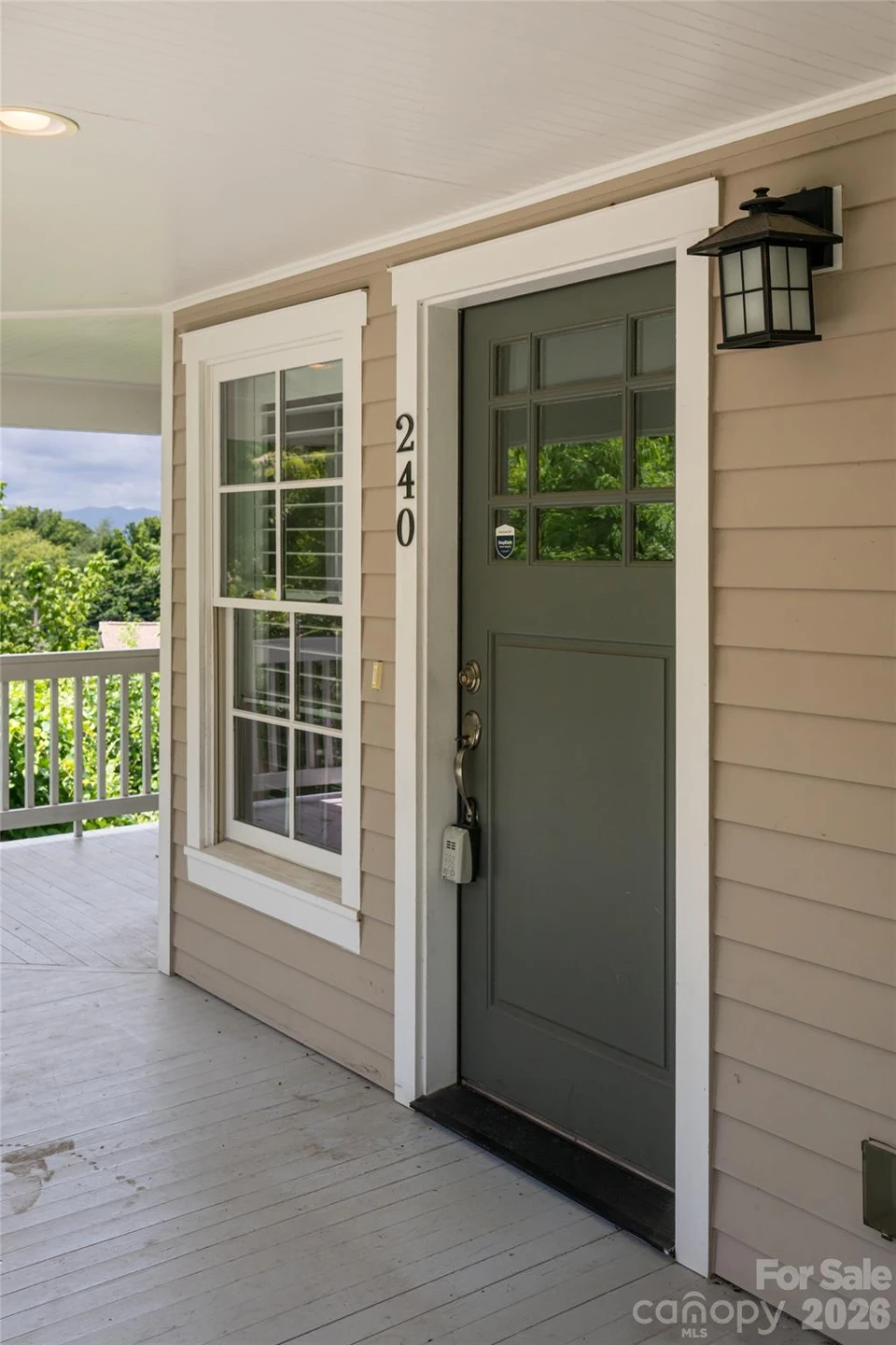 240 S Beaumont Street - Photo 2