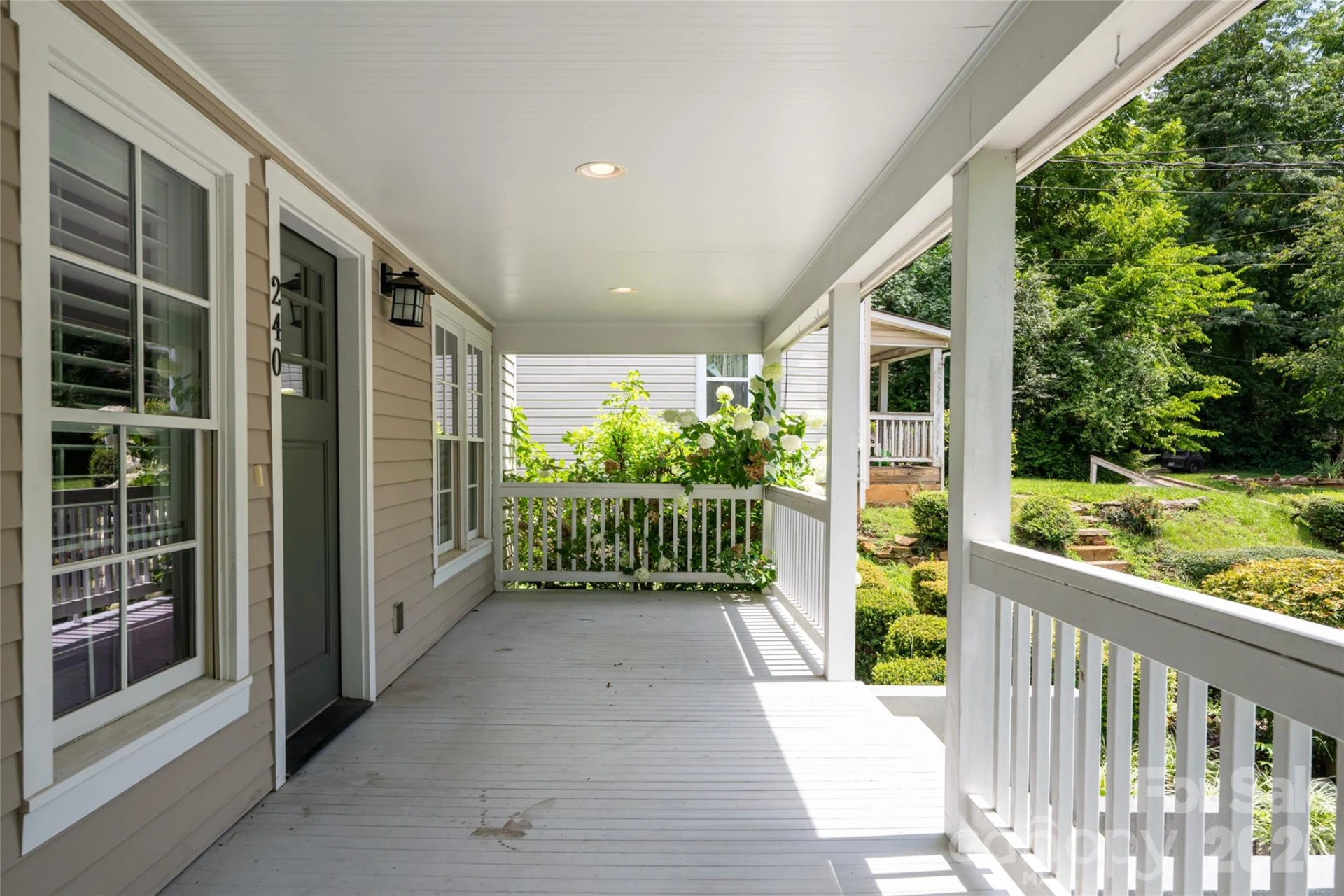 240 S Beaumont Street - Photo 5