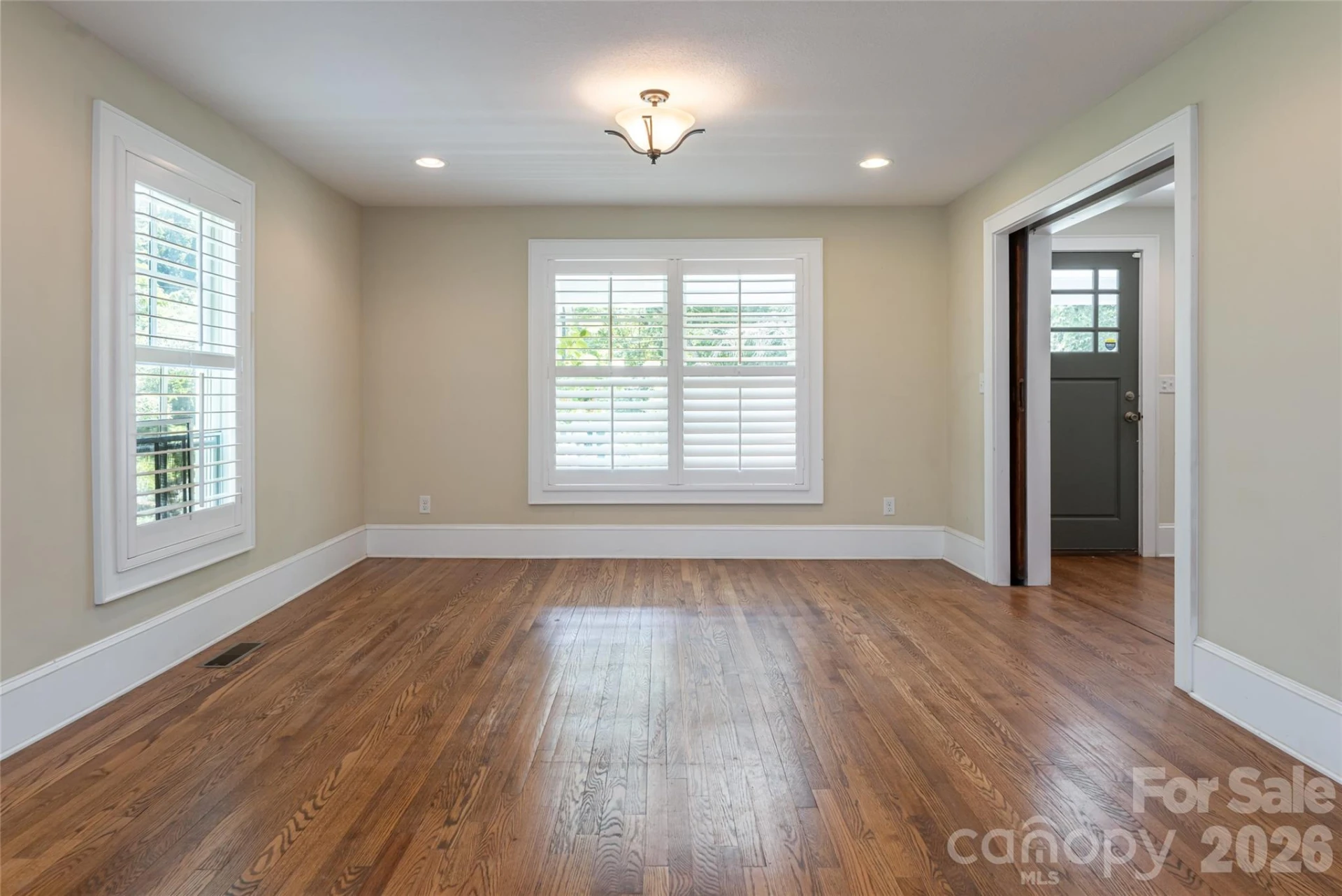240 S Beaumont Street - Photo 10