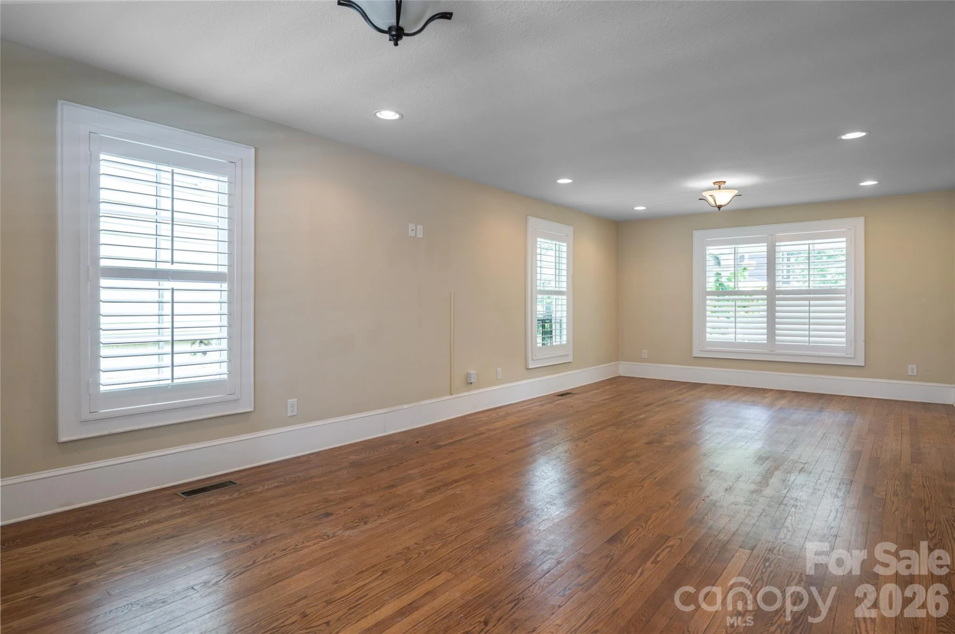 240 S Beaumont Street - Photo 11