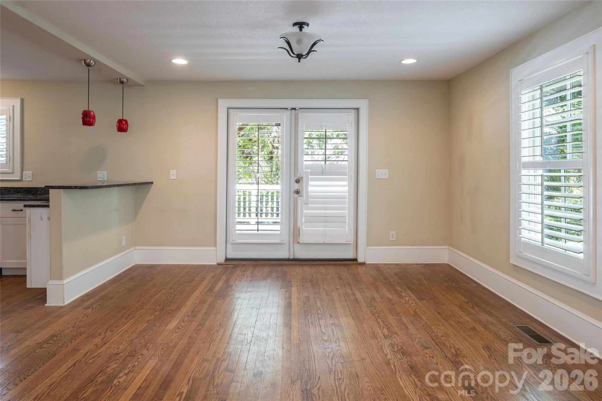 240 S Beaumont Street - Photo 12