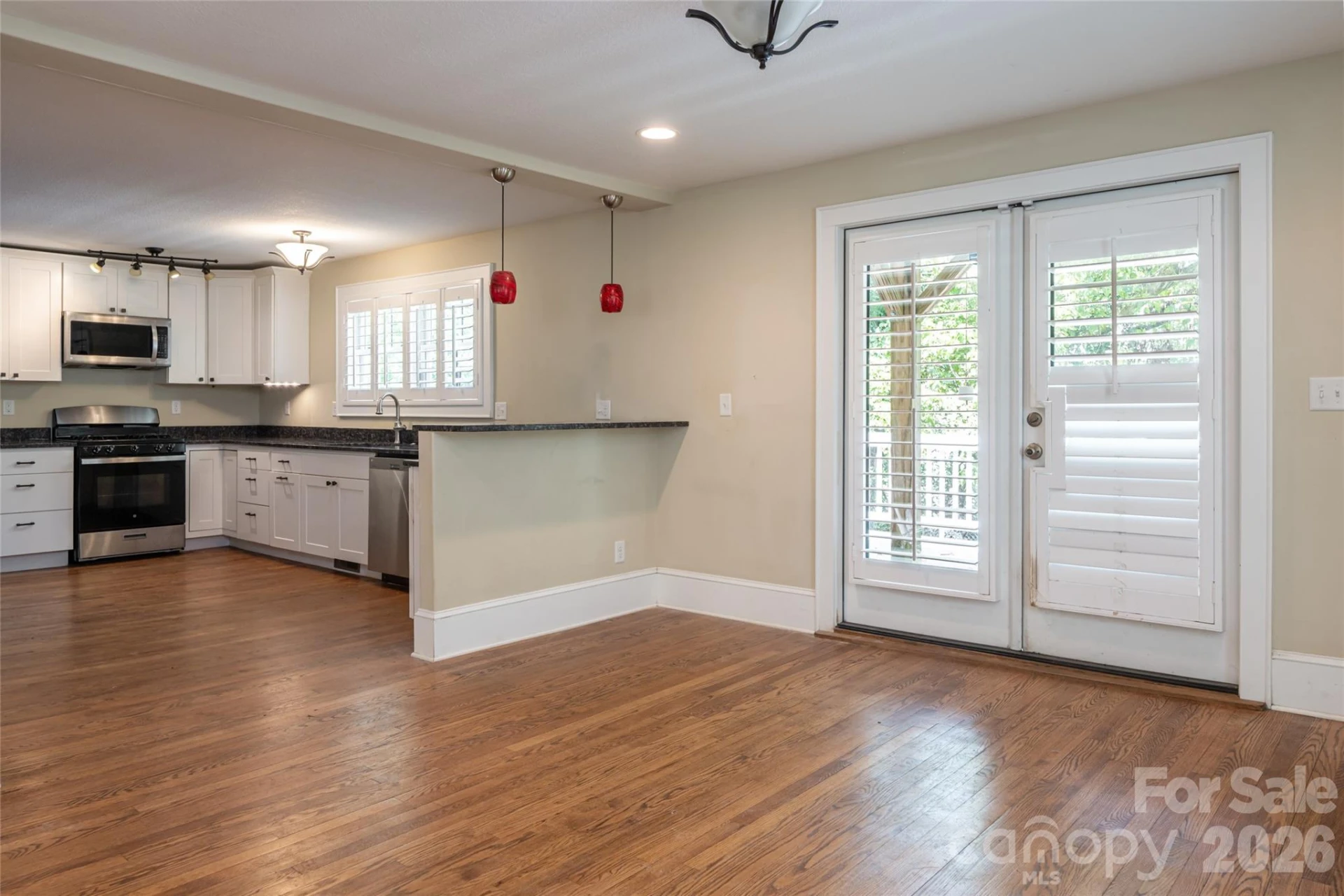 240 S Beaumont Street - Photo 14