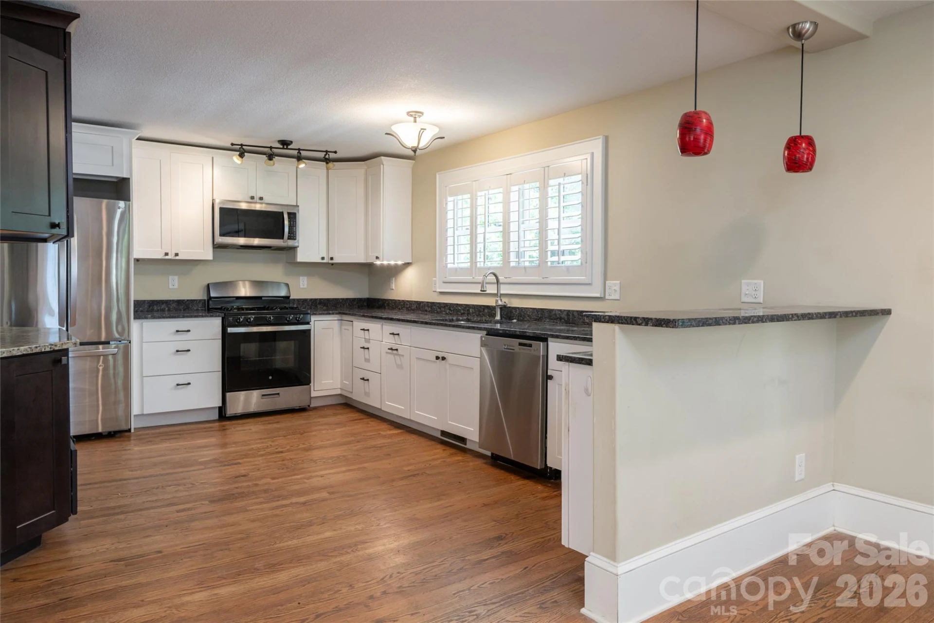 240 S Beaumont Street - Photo 15
