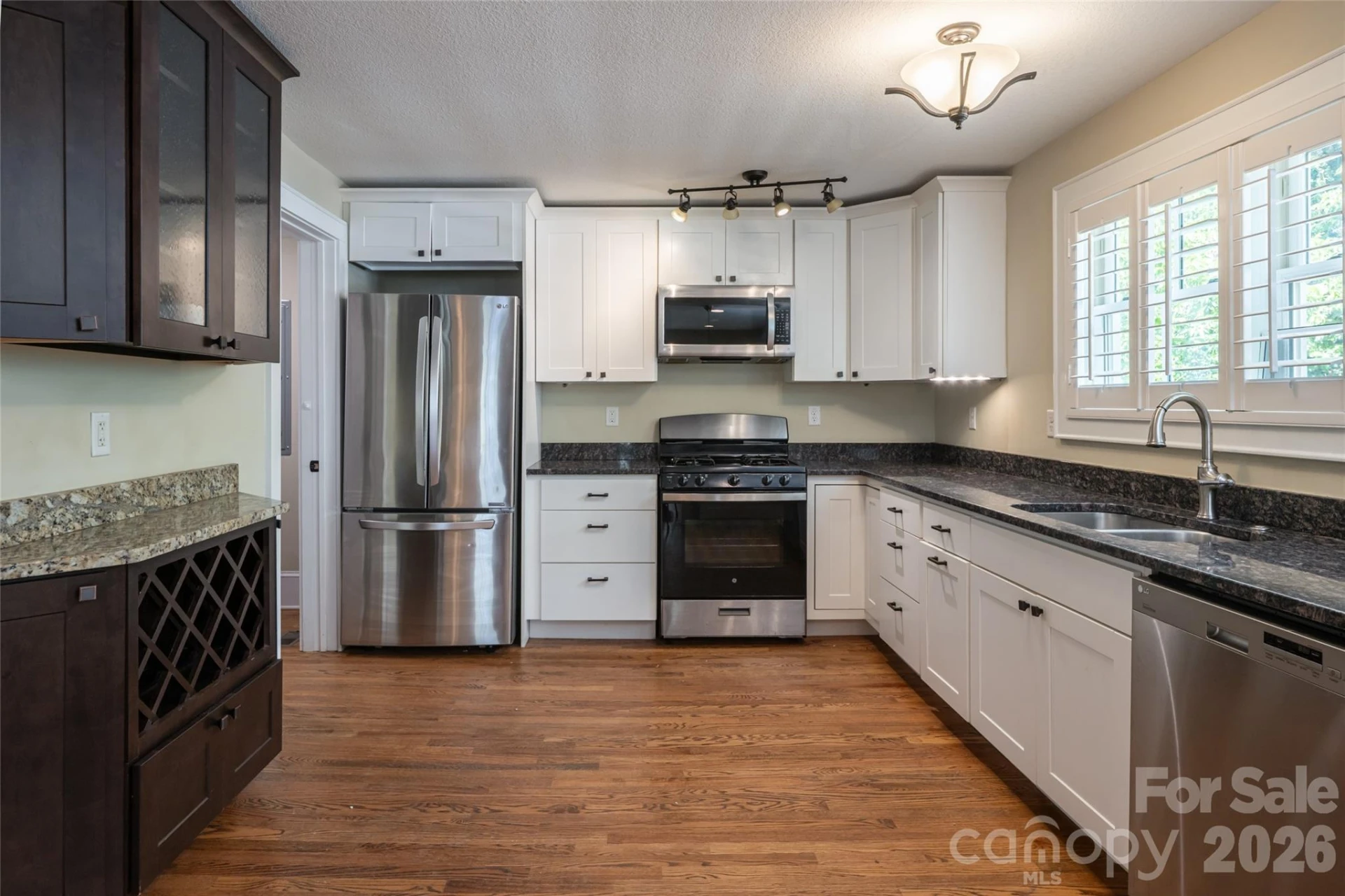 240 S Beaumont Street - Photo 16