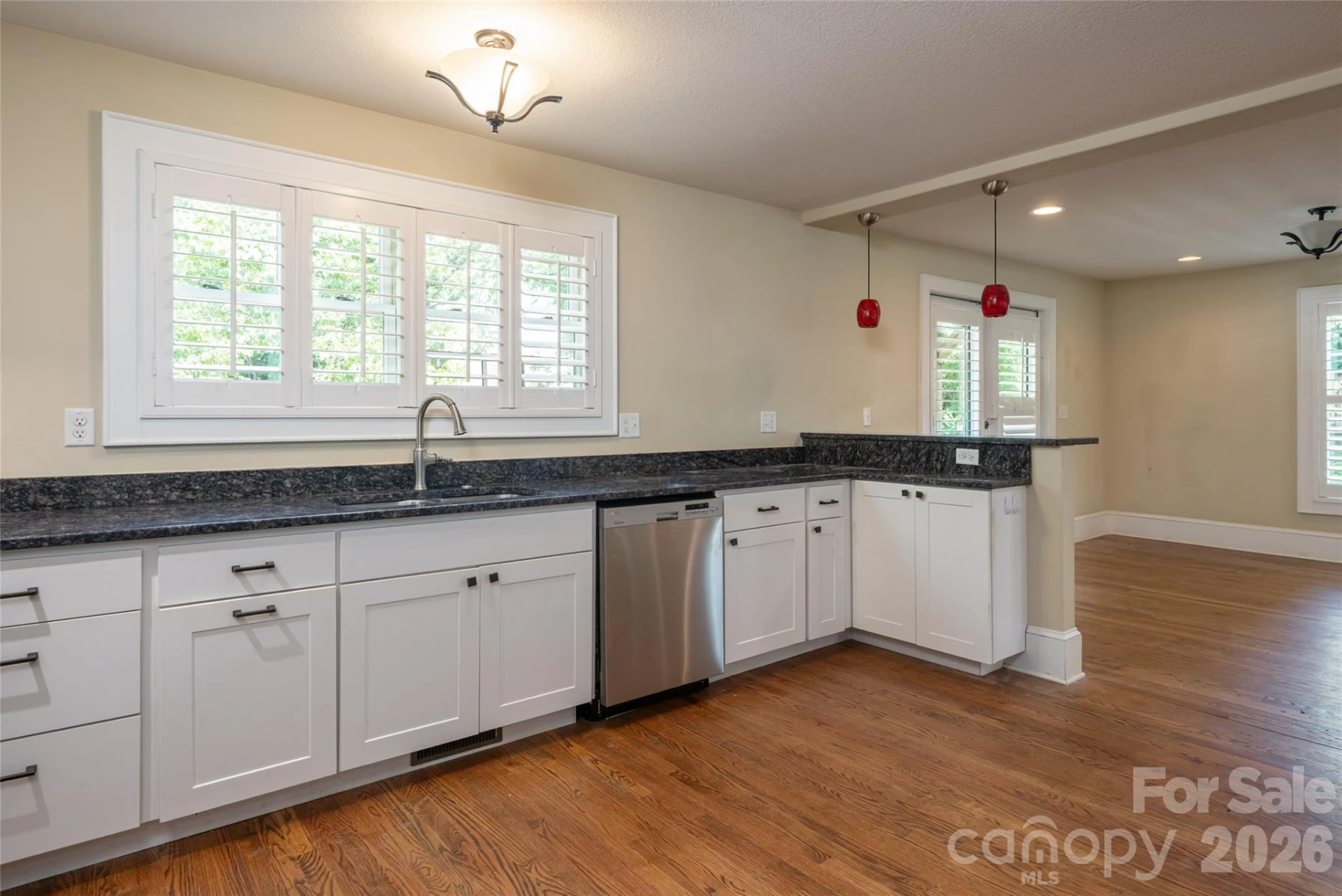 240 S Beaumont Street - Photo 18