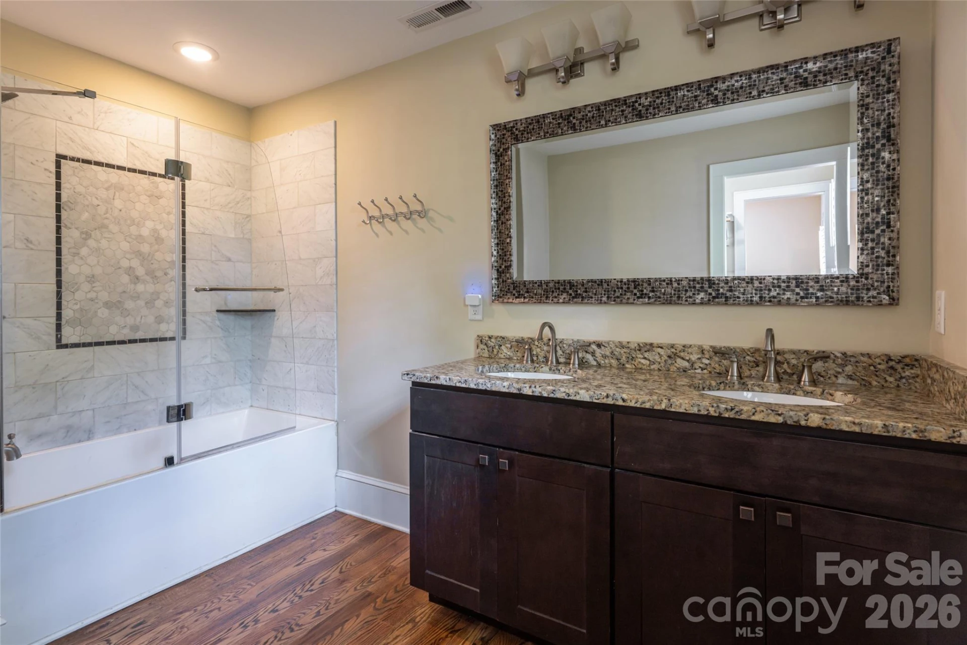 240 S Beaumont Street - Photo 34