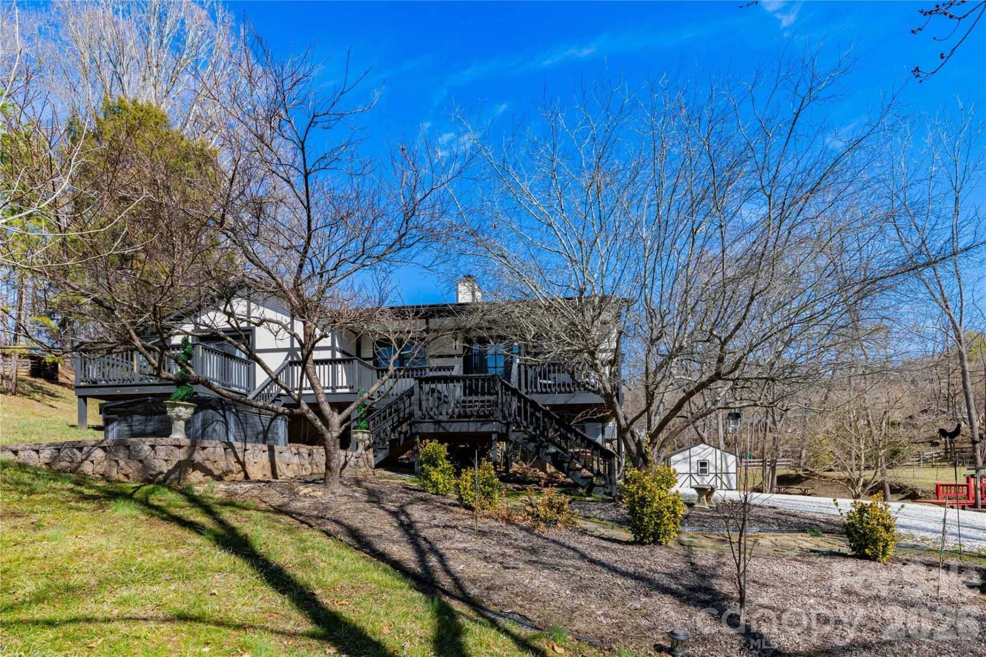 5 Northlake Drive - Photo 2