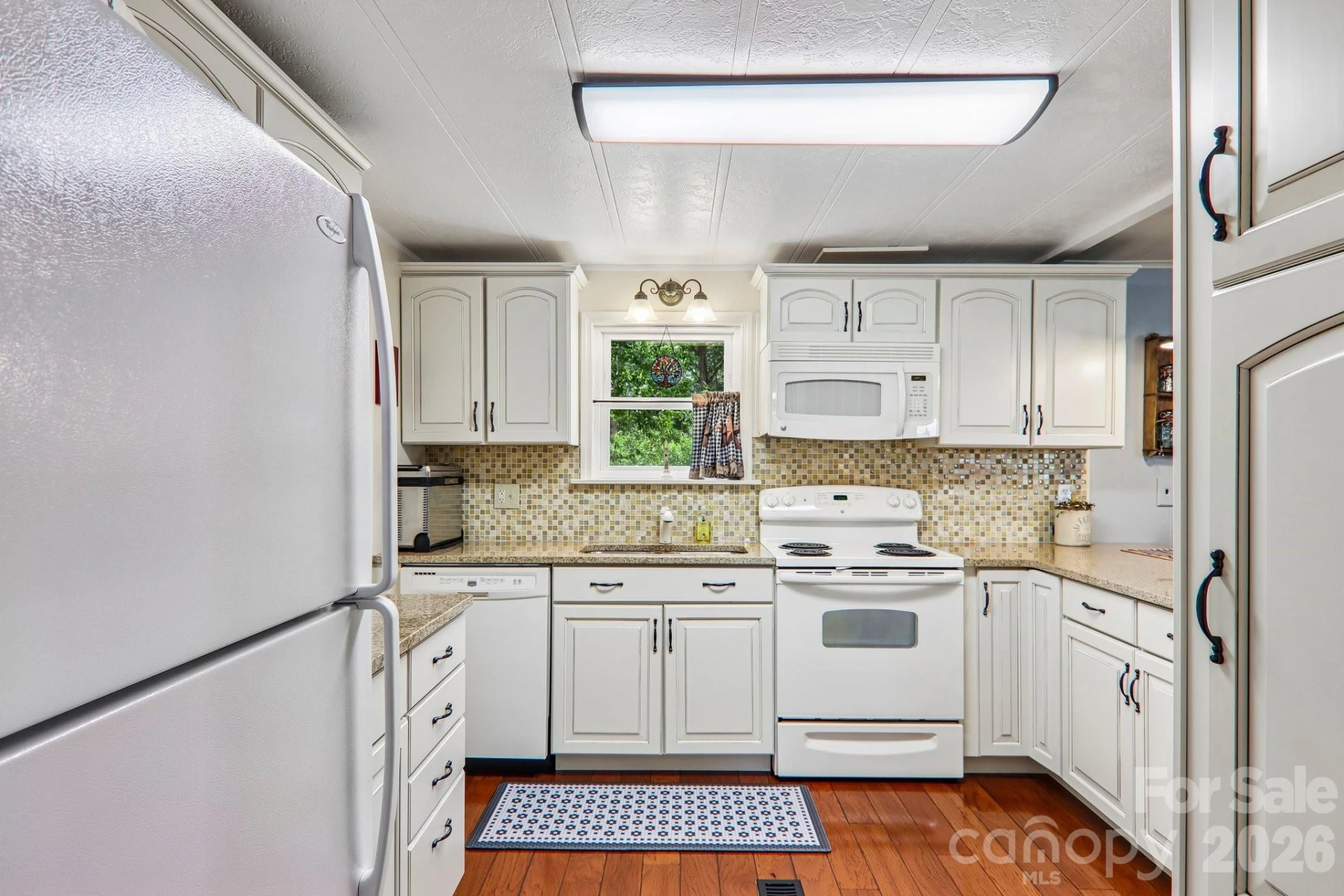 305 Meadowbrook Court - Photo 23