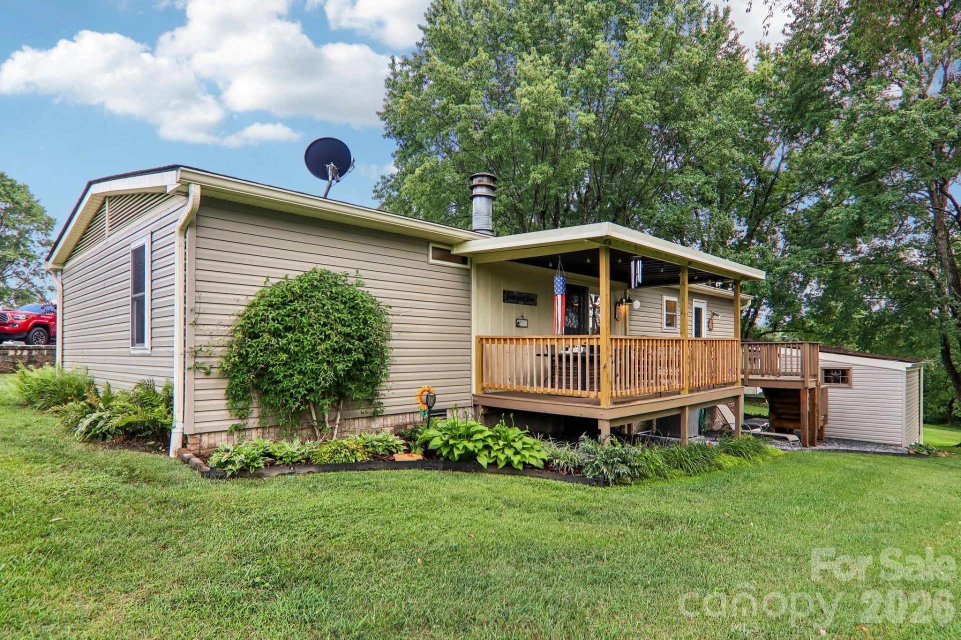 305 Meadowbrook Court - Photo 4