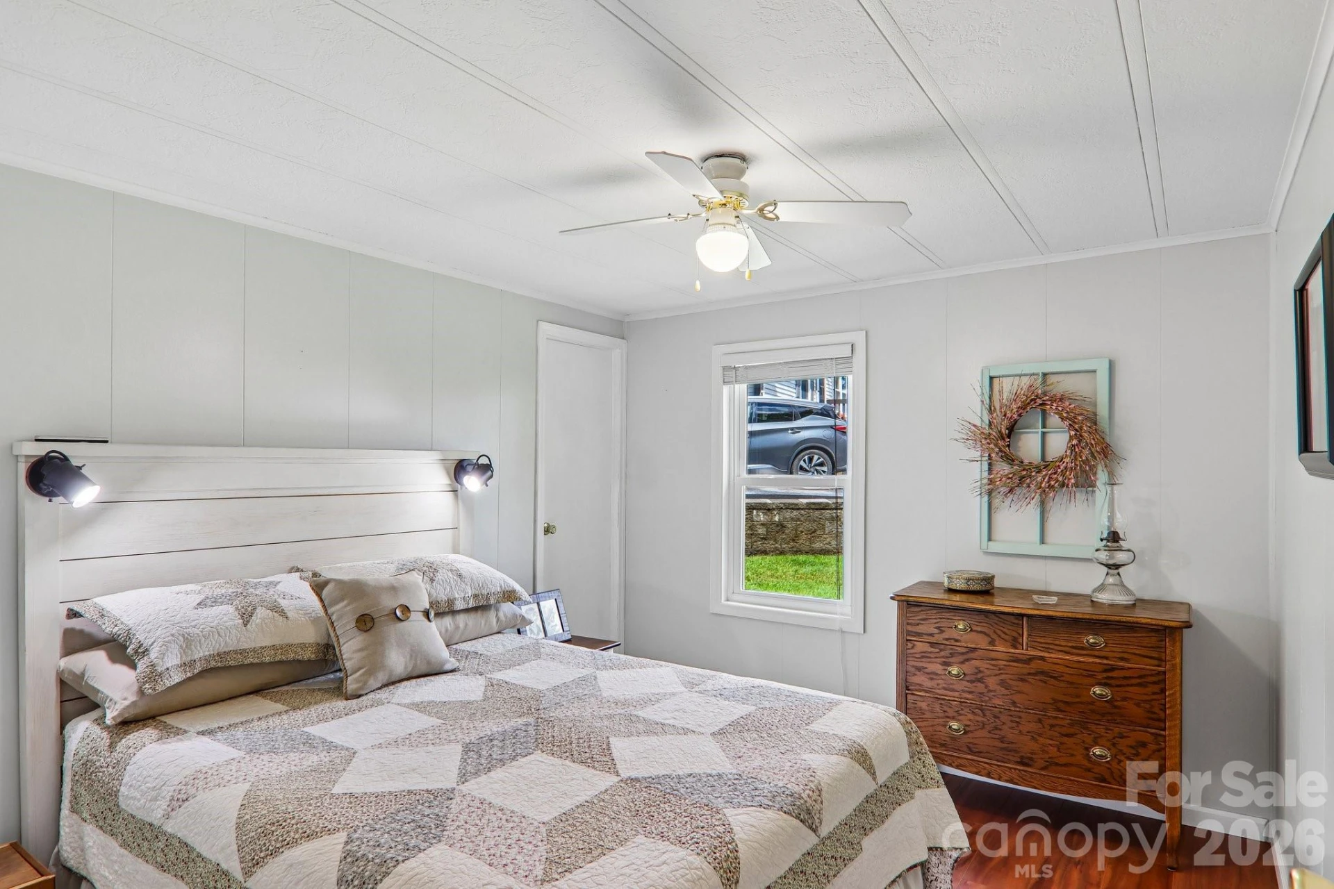 305 Meadowbrook Court - Photo 32