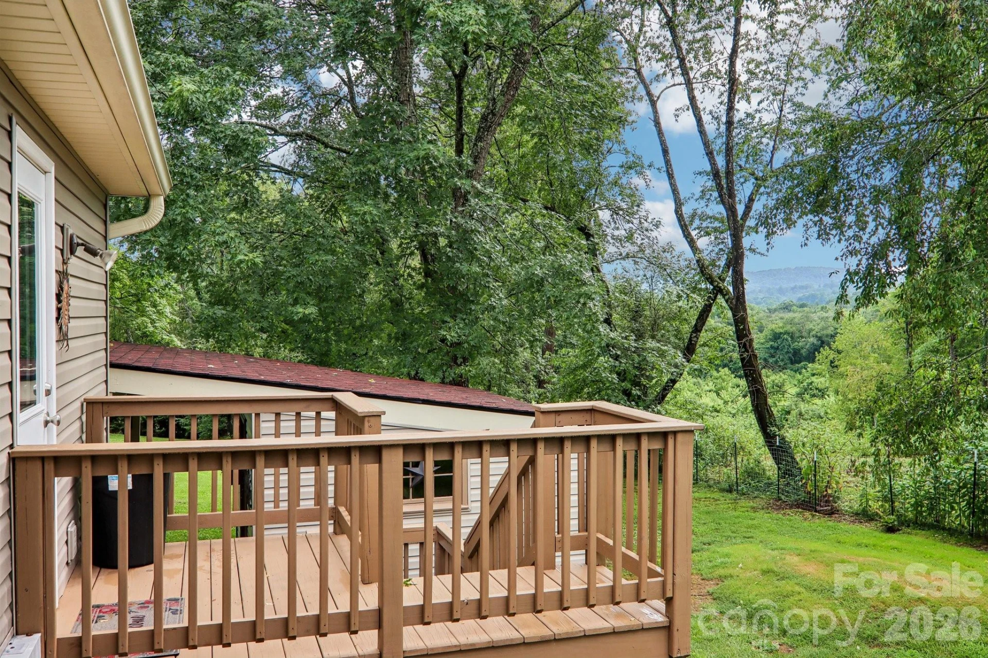 305 Meadowbrook Court - Photo 37