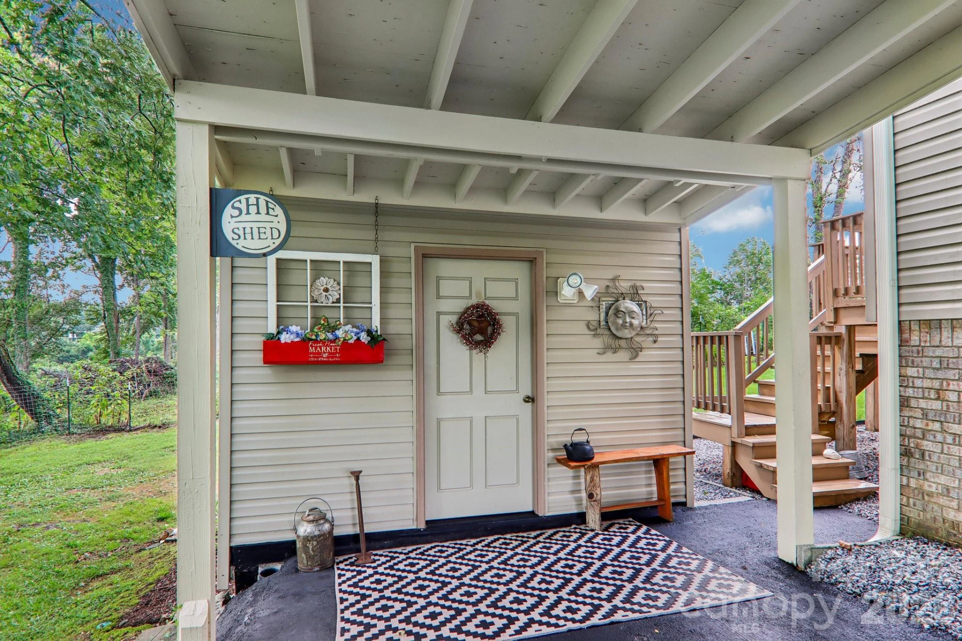 305 Meadowbrook Court - Photo 39