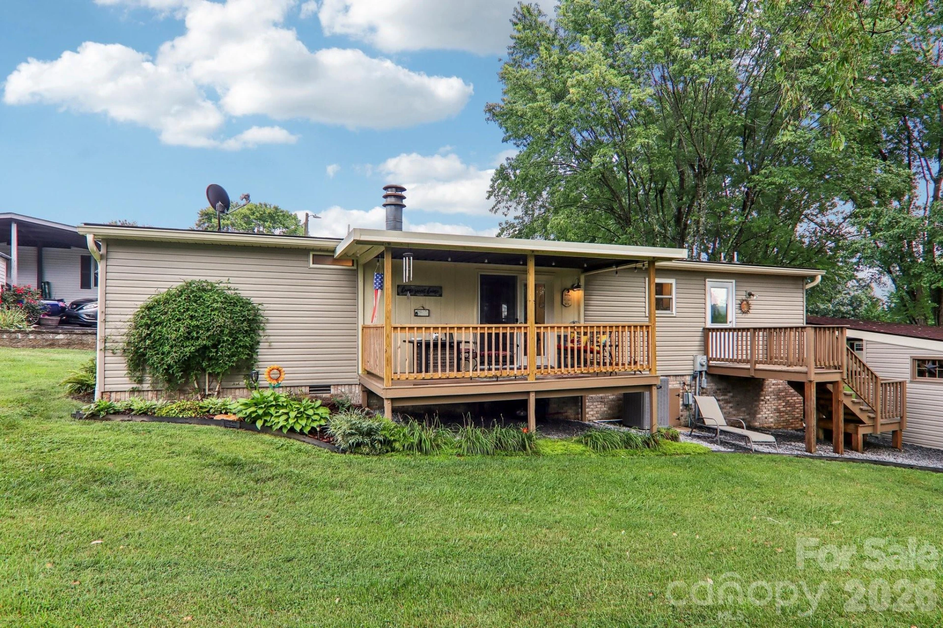 305 Meadowbrook Court - Photo 5