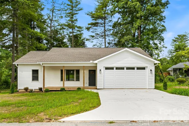 334 Woodland Drive, Hendersonville, NC, 28792