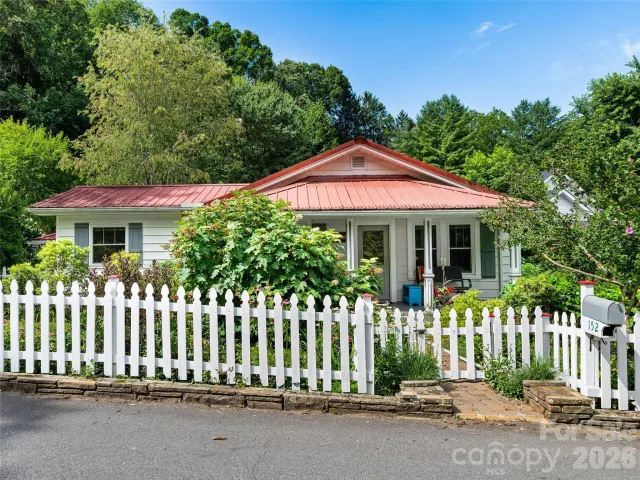 152 E Marshall Street, Waynesville, NC, 28786
