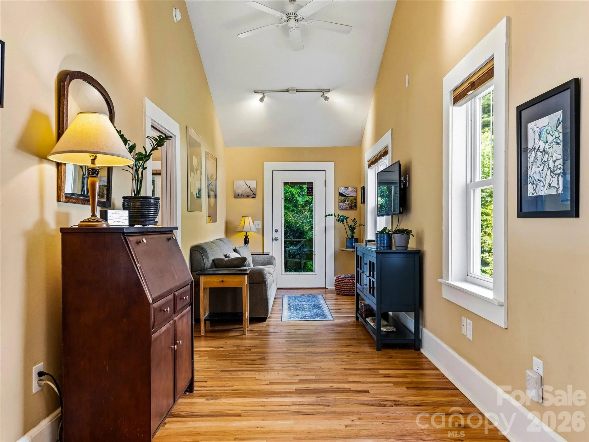 152 E Marshall Street - Photo 11