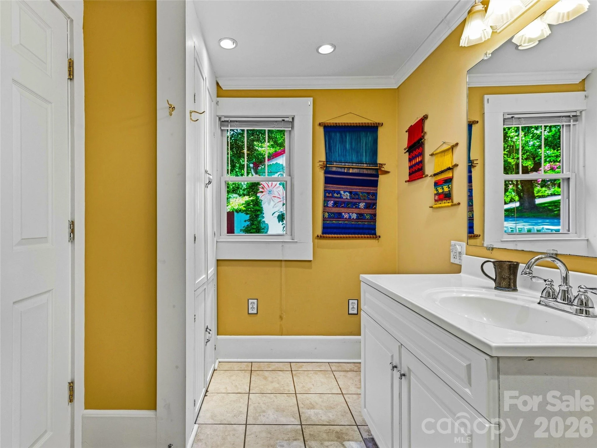 152 E Marshall Street - Photo 18