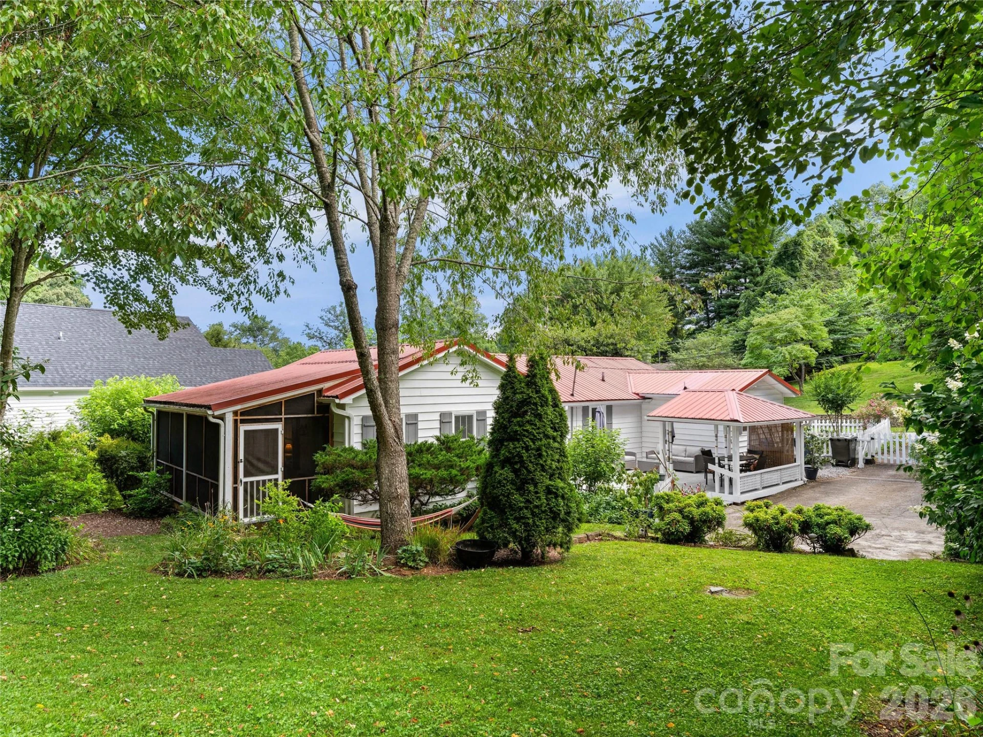 152 E Marshall Street - Photo 29