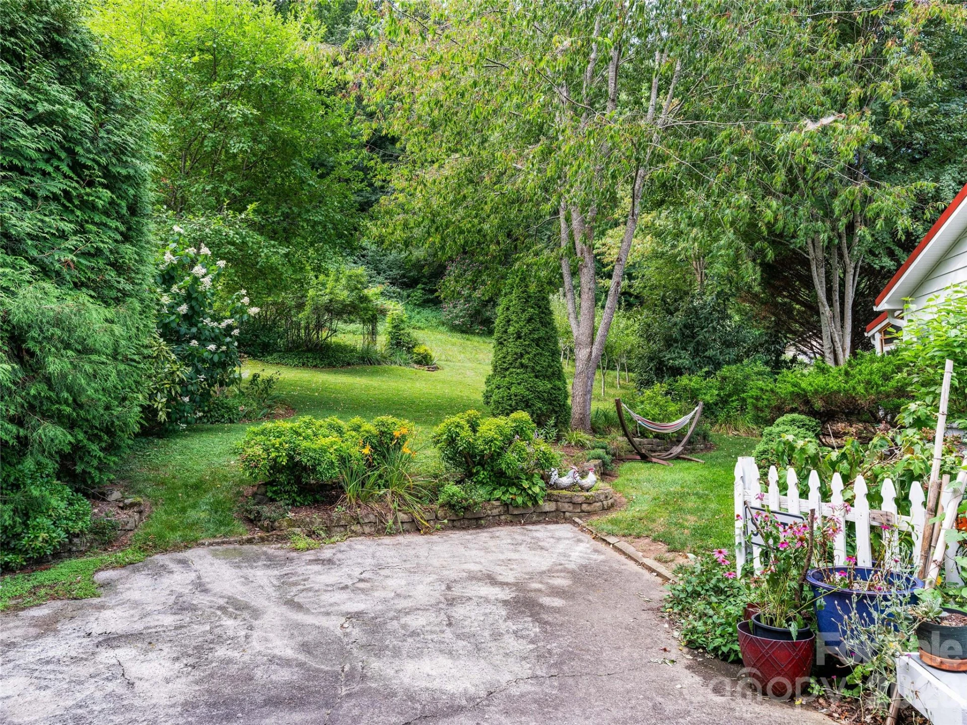152 E Marshall Street - Photo 31