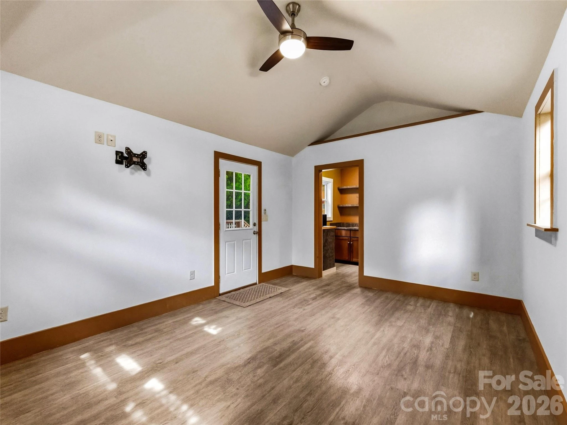 152 E Marshall Street - Photo 35