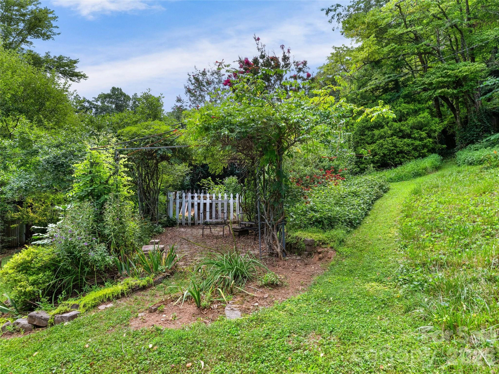 152 E Marshall Street - Photo 40