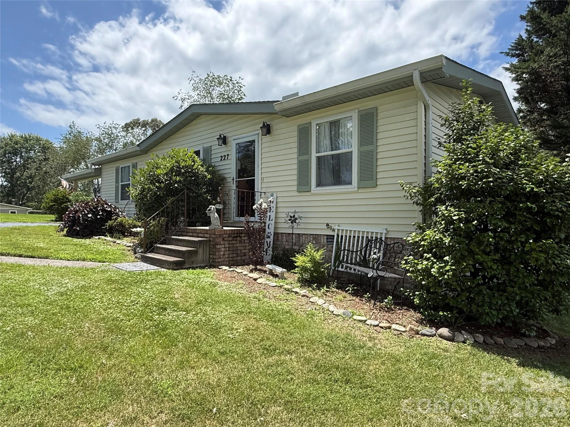 227 Cranbrook Circle - Photo 2