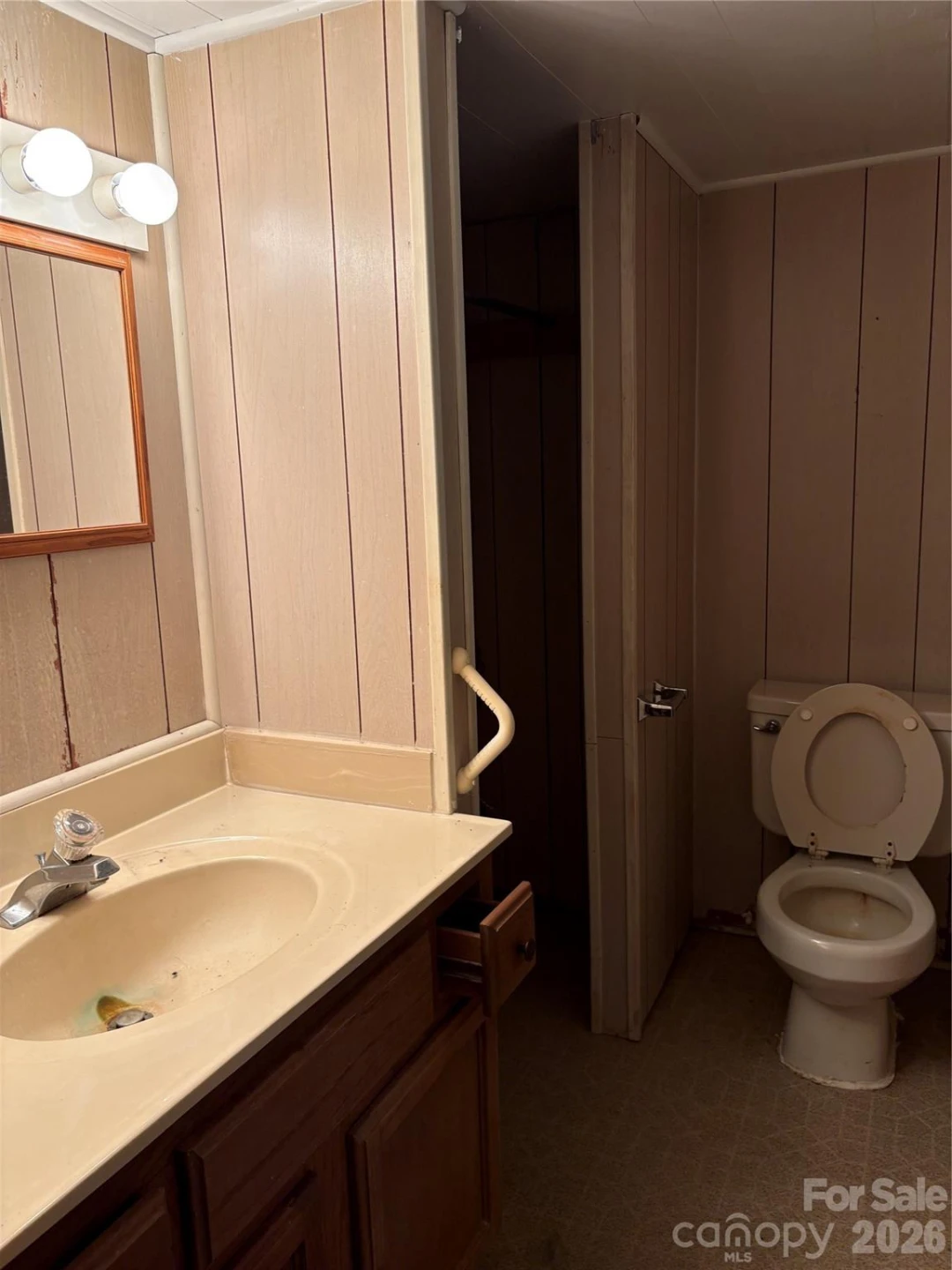 912 Halstead Boulevard - Photo 13