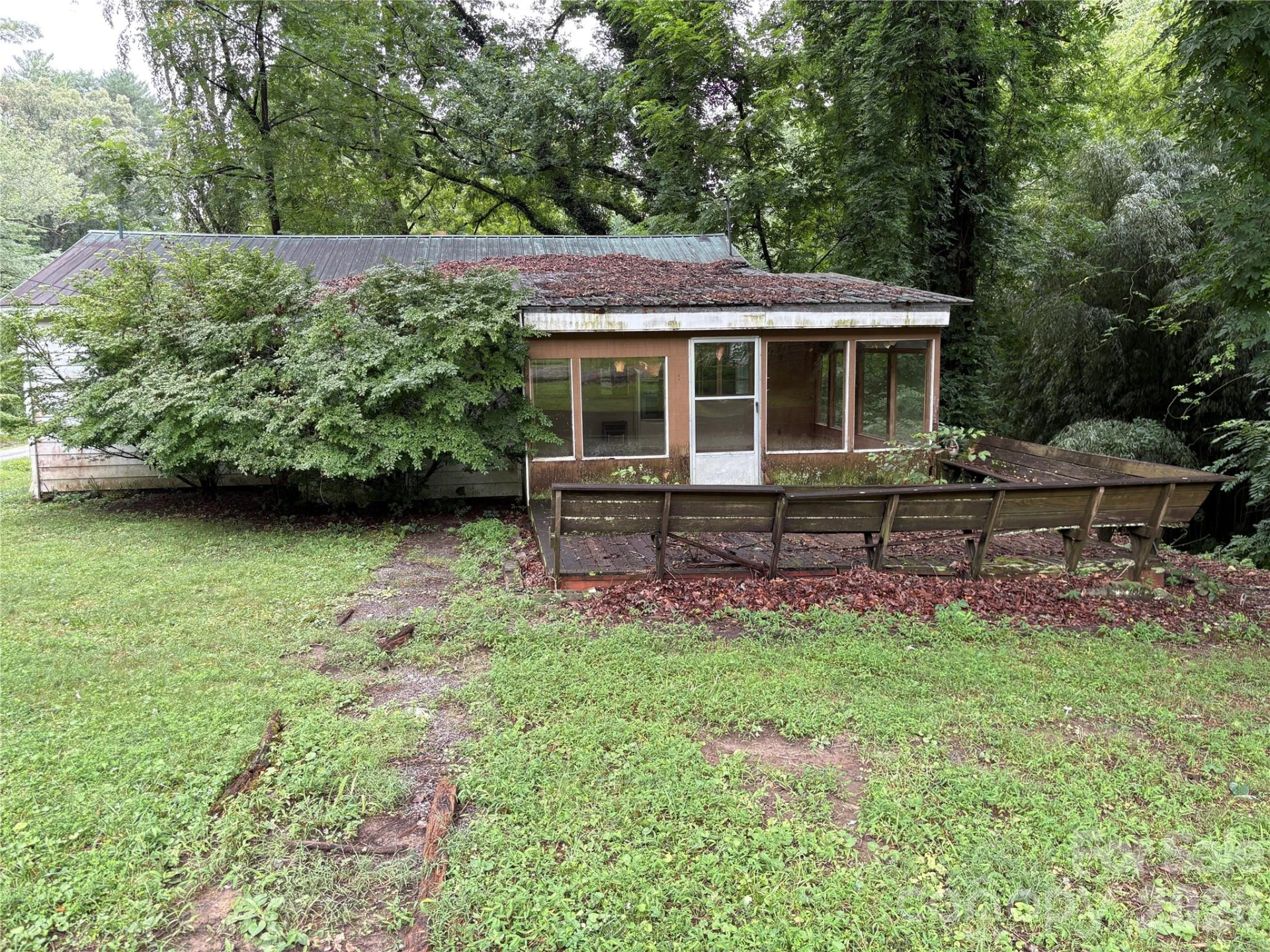 912 Halstead Boulevard - Photo 4